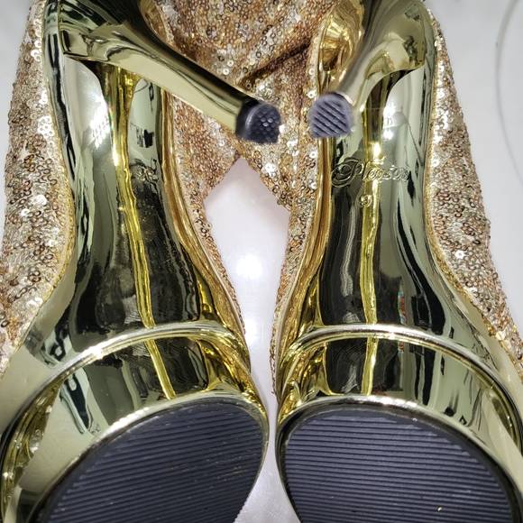 Sparkling Gold Sequin Platform Heels - Picture 11 of 11